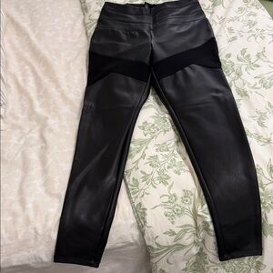 BCBGMaxAzria Black leather Pants with back zip Size XXS